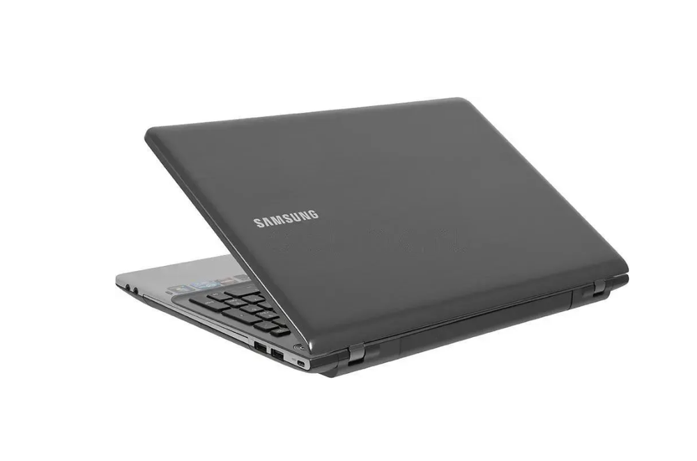 15.6" Уцененный ноутбук Samsung NP350V5C-T0RU (1366x768, Intel Core i5-3210M, RAM 8ГБ, SSD 256ГБ, AMD Radeon HD 7730M, Win 7 Pro)