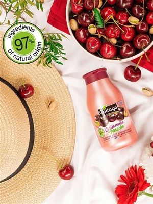 Cottage Молочко для душа увлажняющее ВИШНЯ&ФИСТАШКА/Douche Lait Hydratante - Cerise Noire & Pistache 250 мл