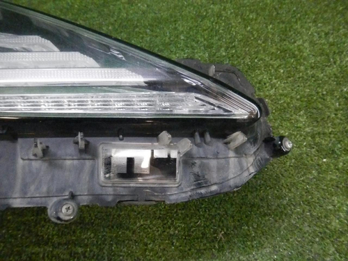 Битая Фара правая Toyota Camry xv70 (2017-2021) LED