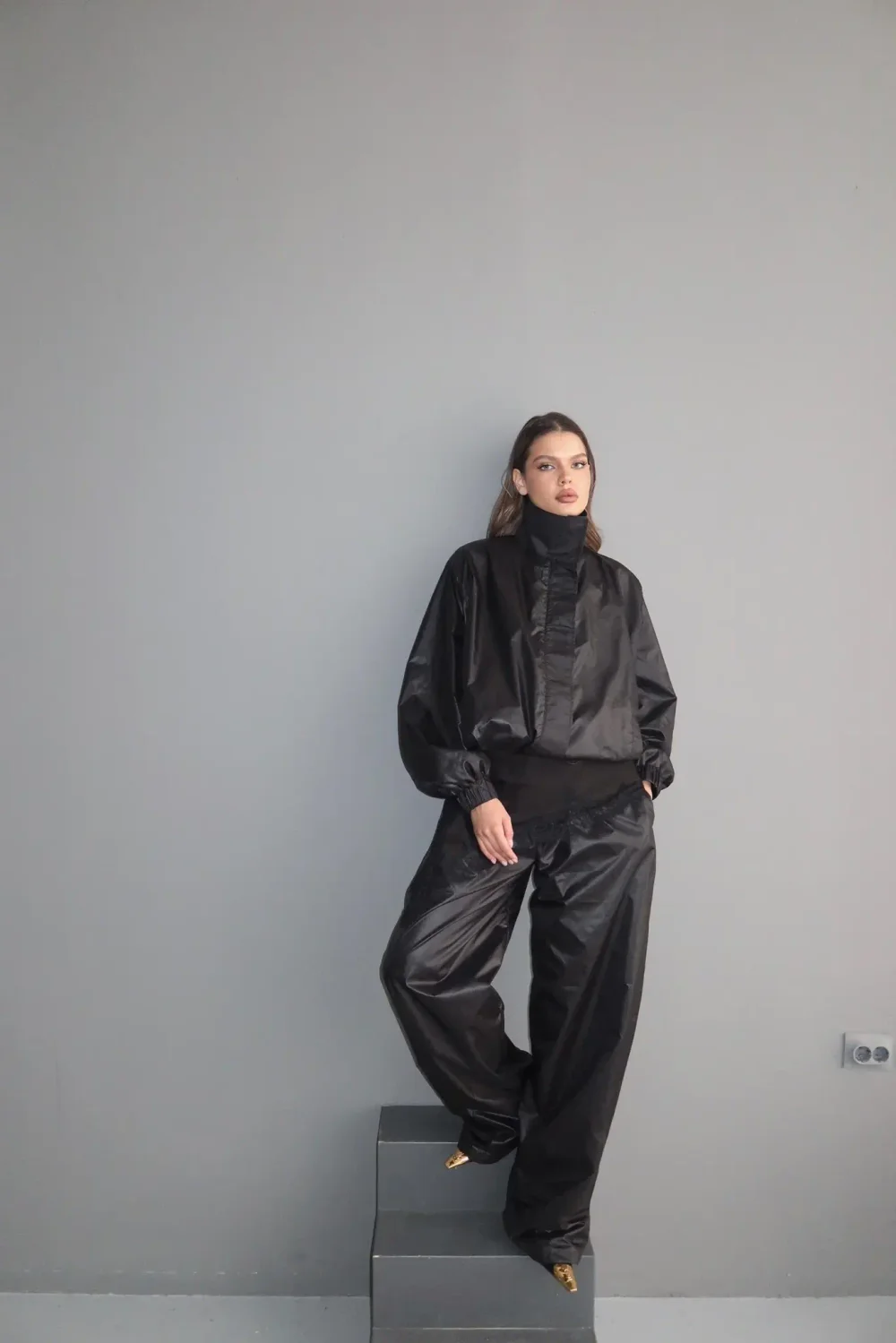 Ветровка, Черный