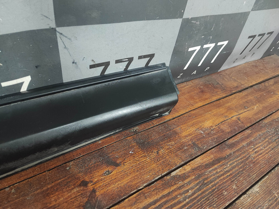 Накладка двери передней правой Mazda CX-5 2 (KF) 17-нв Б/У Оригинал KB7W51RA1