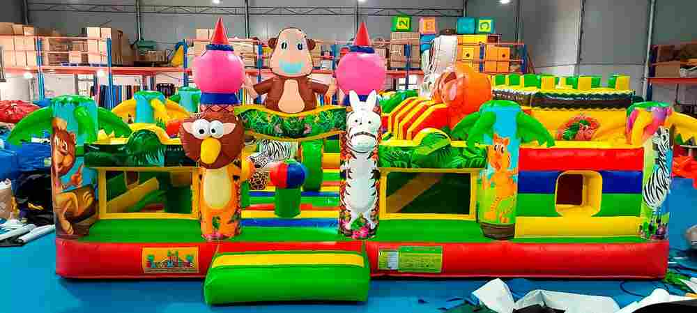 Коммерческий надувной батут "Зверята на радуге" 8х6х2,8