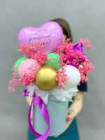 Коробка с шарами и гипсофилой