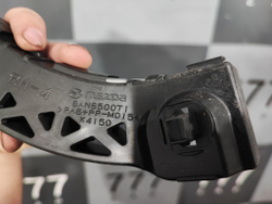 Кронштейн бампера задний правый Mazda 3 (BK) 02-09 Новое Оригинал BAN6500TI