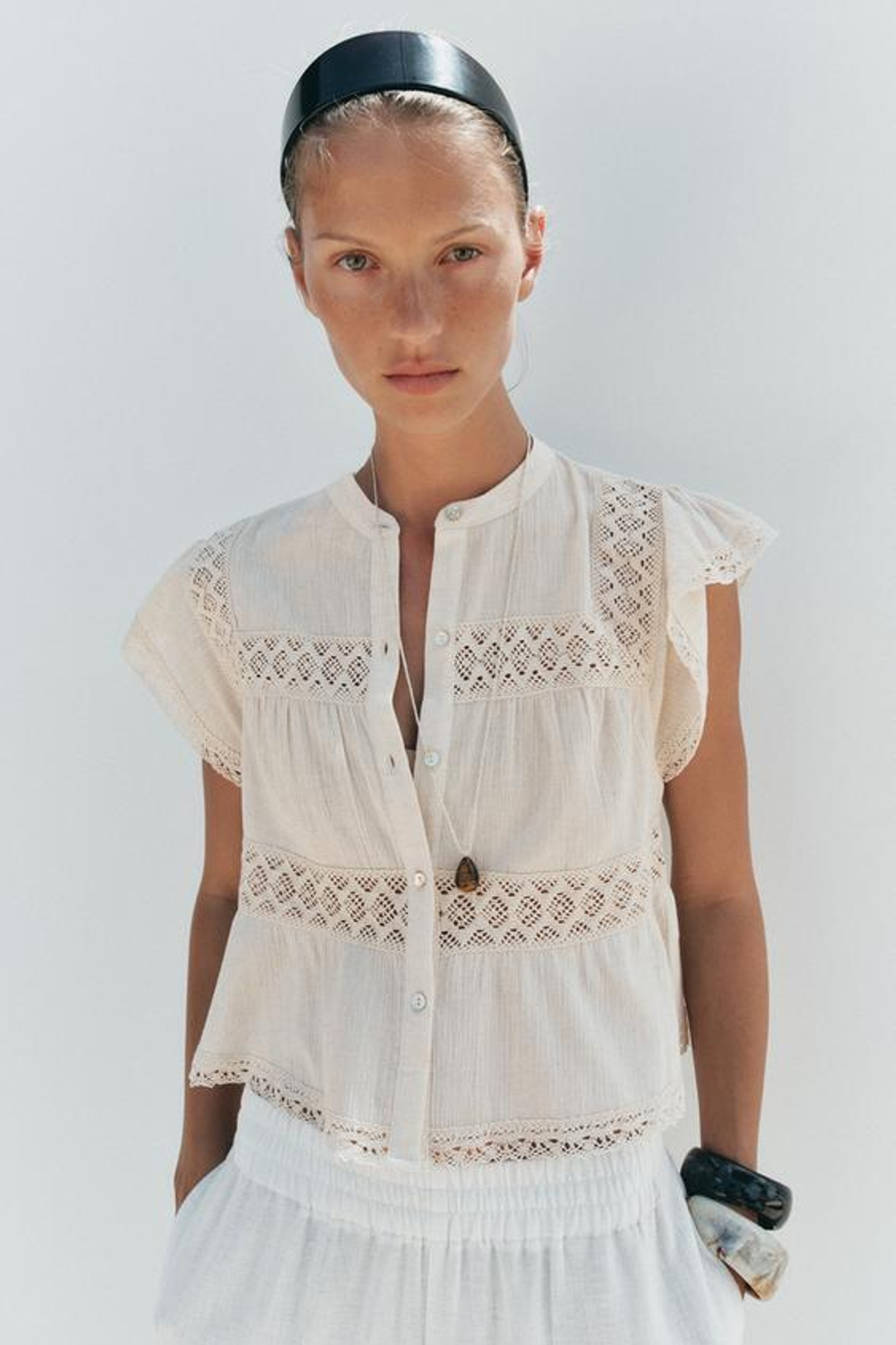 ZARA ТОП В СТИЛЕ РУСТИК С КРУЖЕВОМ КРОШЕ, СВЕТЛО-БЕЖЕВЫЙ