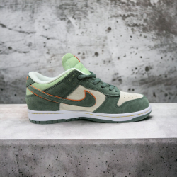Nike SB Dunk Low • Green