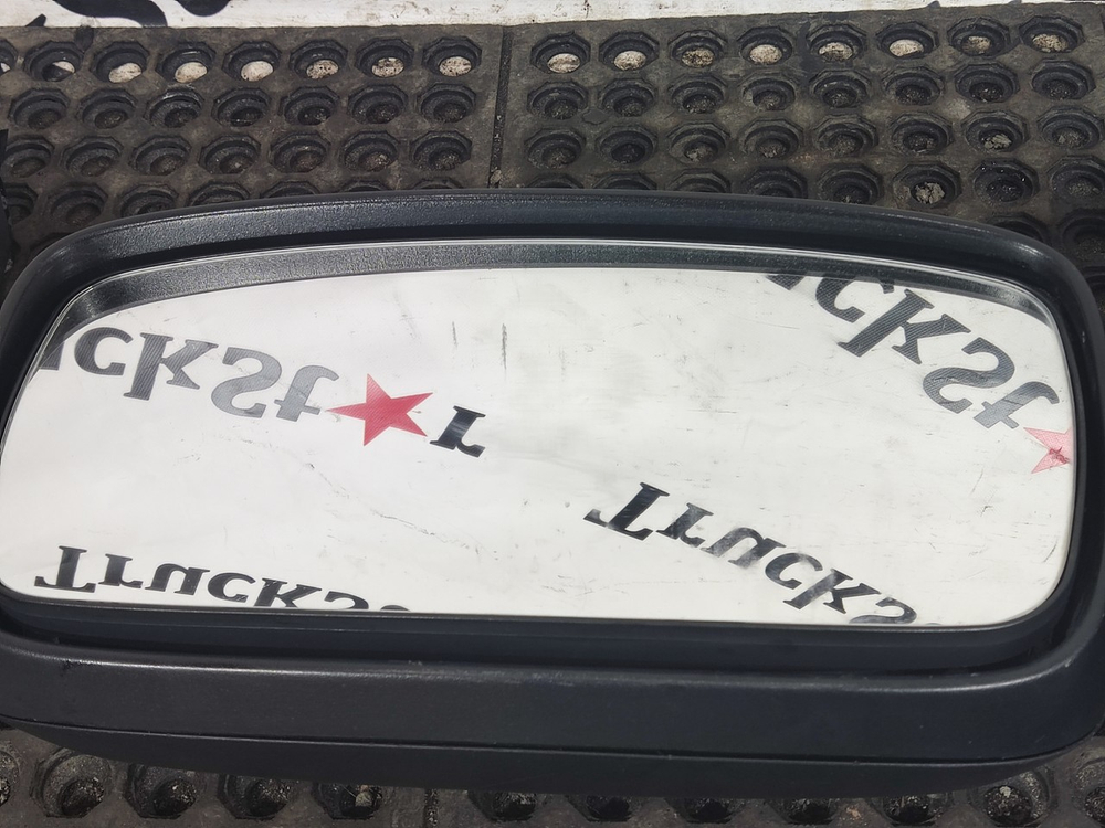 Зеркало заднего вида боковое левое 2018г