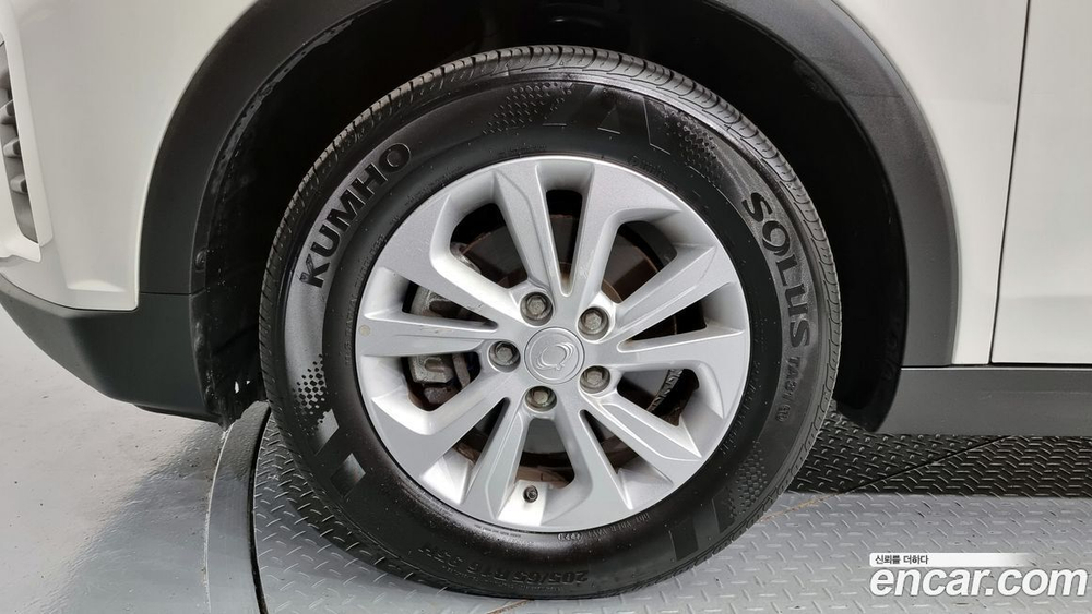 KG Mobility (Ssangyong) Very New Tivoli Бензин 1.5 2WD (10.2019)