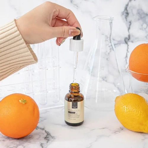 Quality 1st Derma Laser Ulthera C. Омолаживающая сыворотка Ультера C для сужения пор на основе витамина С и ниацинамида дерма лазер Кволити Фест, 30 мл