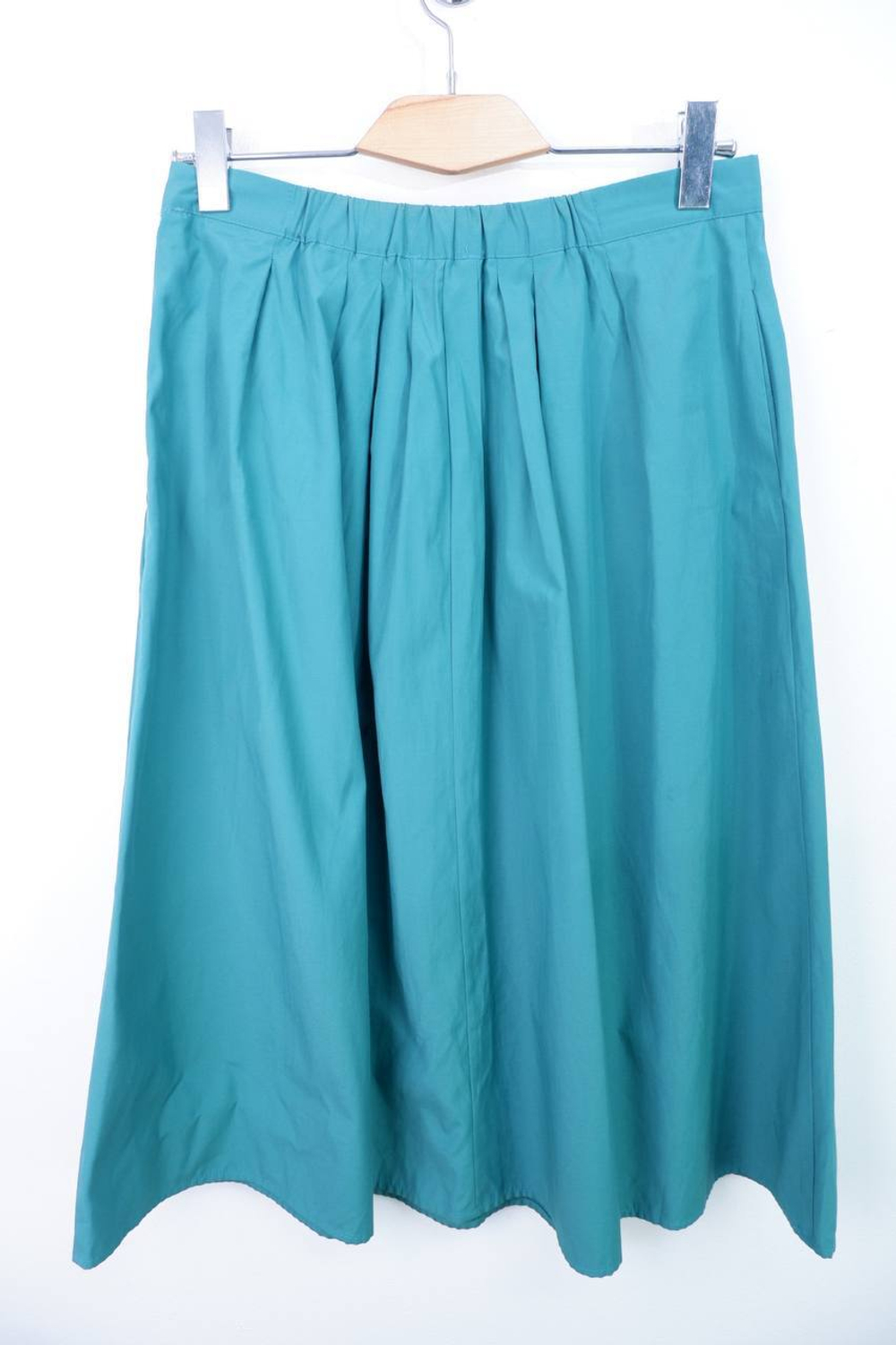 Юбка Zarina удобная, визуально на 50 размер