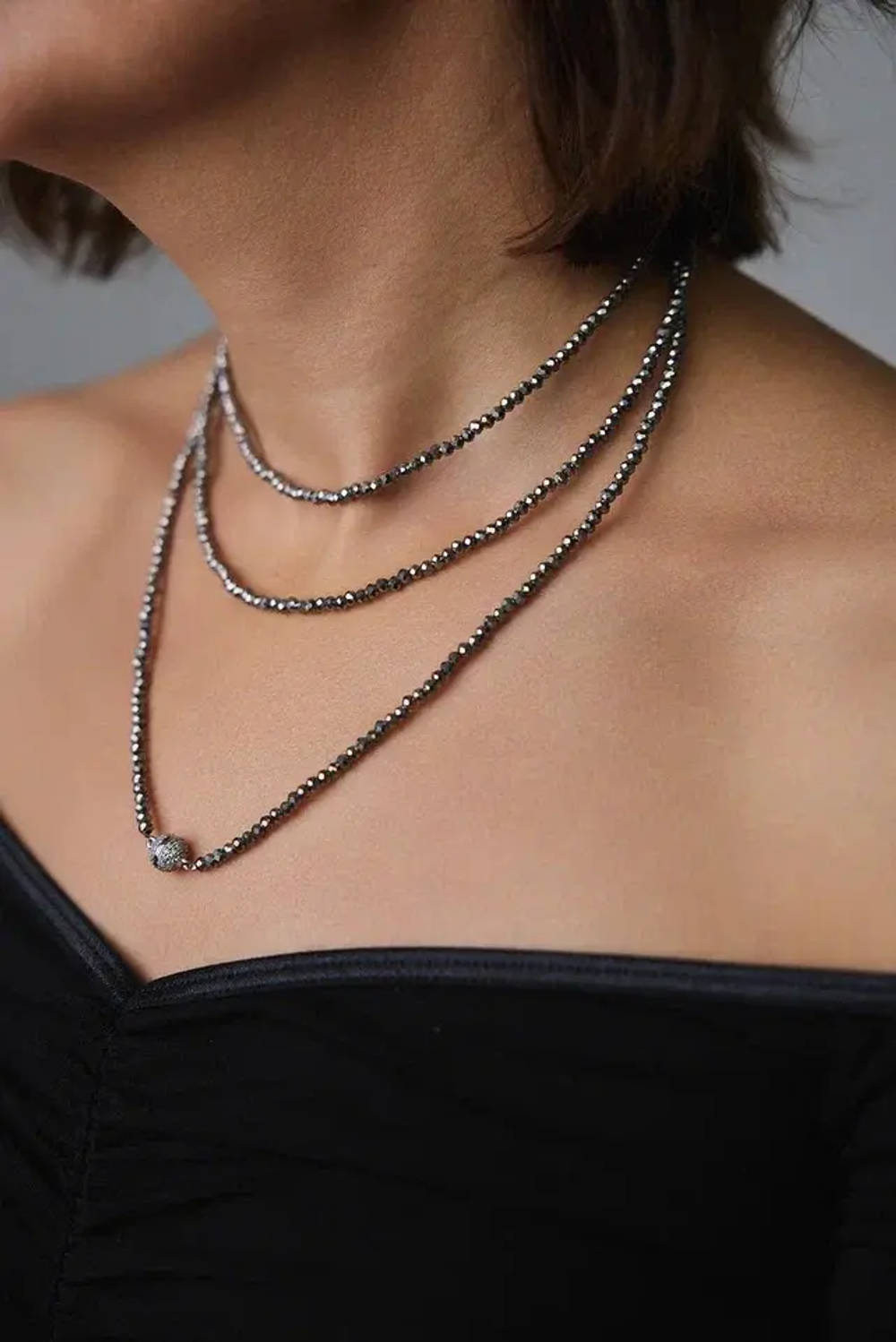 Нить-трансформер "Венеция" из венецианского бисера в оттенке марказит с серебряным магнитом