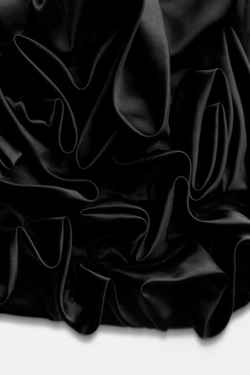 ZARA АТЛАСНЫЙ ТОП С ГОРЛОВИНОЙ ХАЛТЕР И РЕЛЬЕФНЫМИ ЦВЕТАМИ, ЧЕРНЫЙ