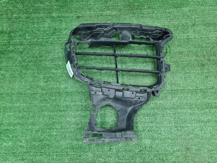 Решетка перед. бампера Porsche Cayenne 958 (14-18)