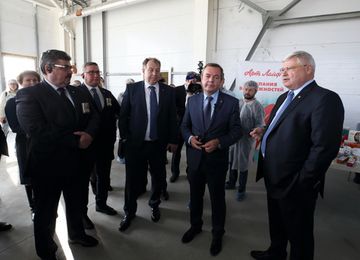 Новое слово в биотехе: корпус Артлайф на Калтае посетил губернатор
