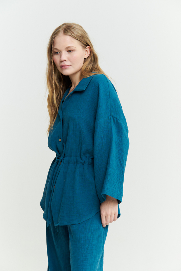 Муслиновая рубашка с кулиской лазурная