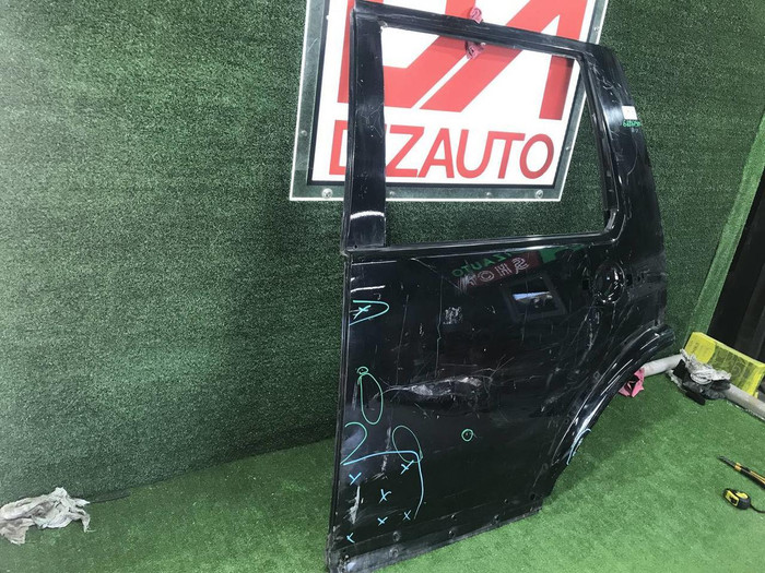 Дверь задняя левая Land-Rover Discovery 3 4 04-16