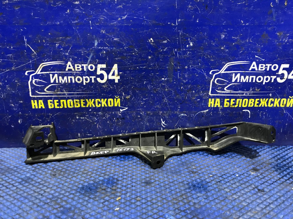 Планка под фару правая MAZDA AXELA 2003-2006