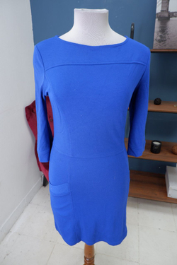 Платье лаконичное 44 размер