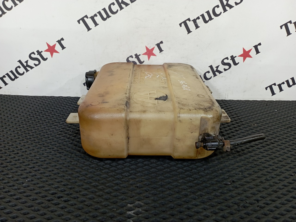 Бачок отопителя 7L