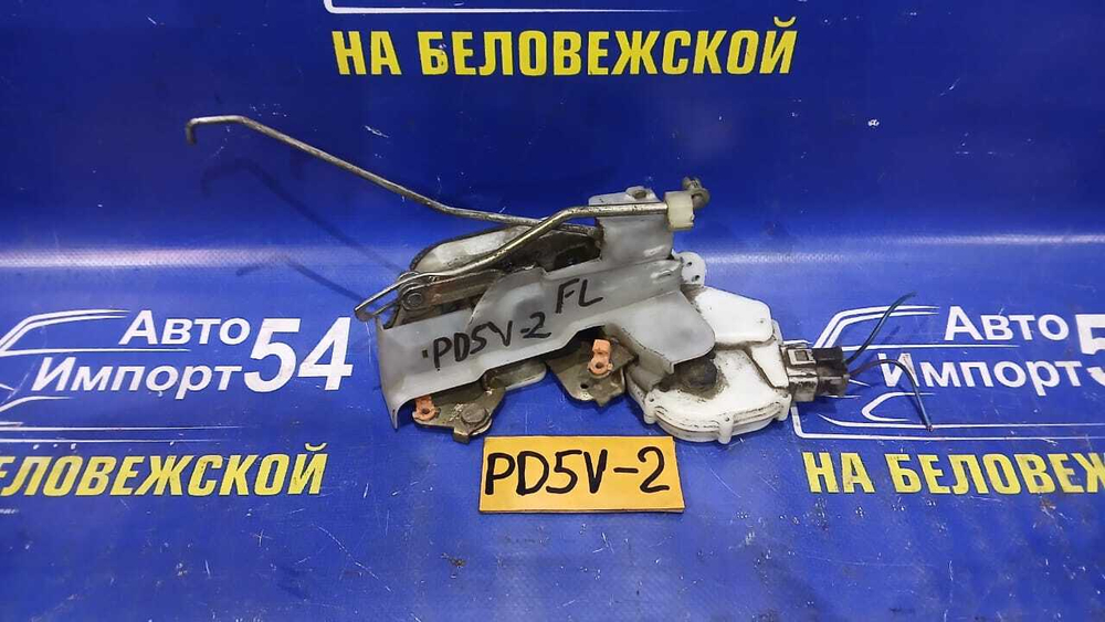 Замок двери передней левой MITSUBISHI DELICA 1998