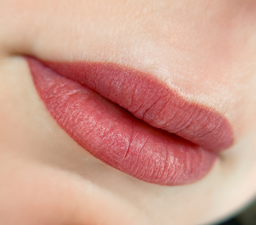 Перманентный макияж губ