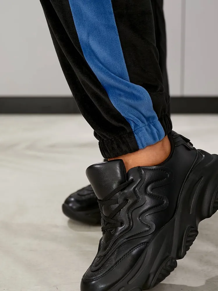 Костюм со стразами УК-321-3 Fabrika