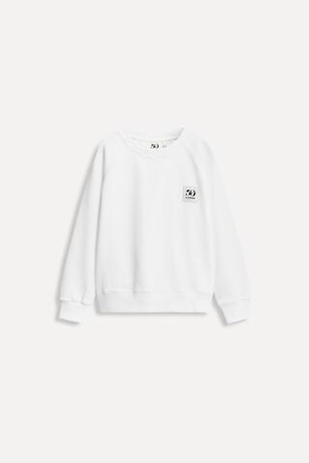 ZARA ТОЛСТОВКА С КАРМАНОМ И НАШИВКОЙ 50TH ANNIVERSARY, БЕЛЫЙ