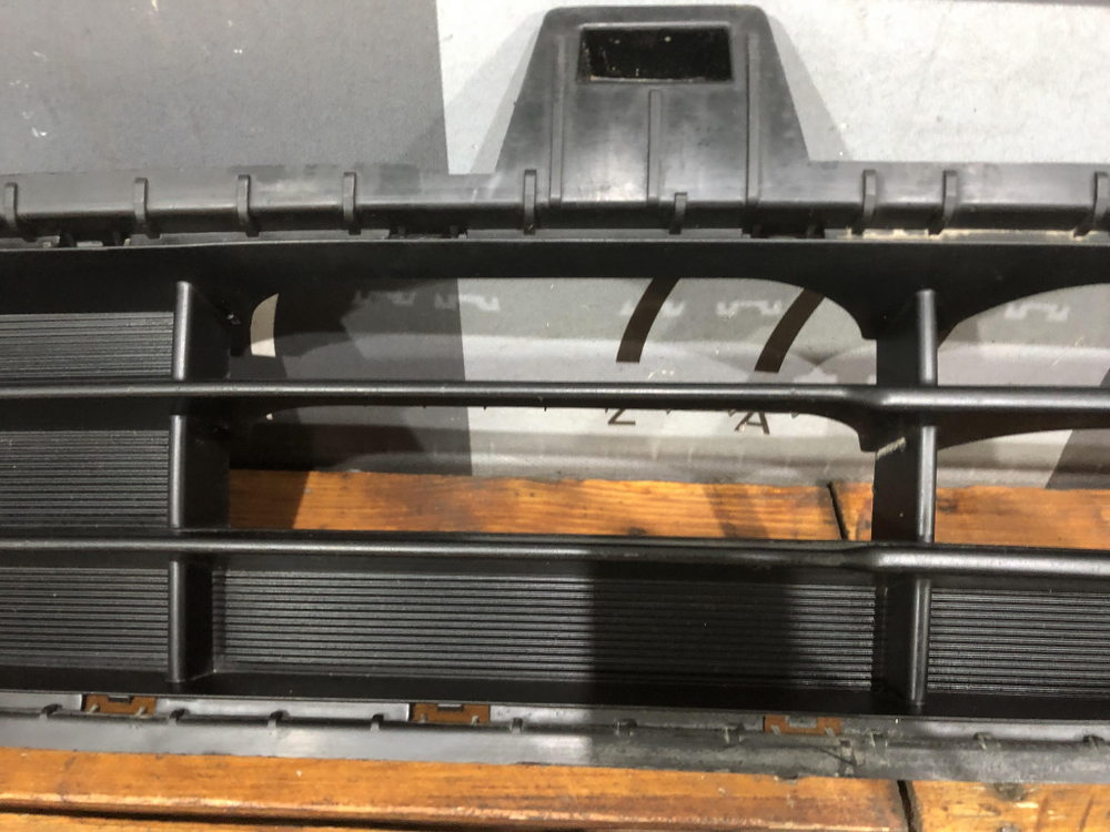 Решетка переднего бампера Kia Seltos 19-нв Б/У Оригинал 86531Q5000