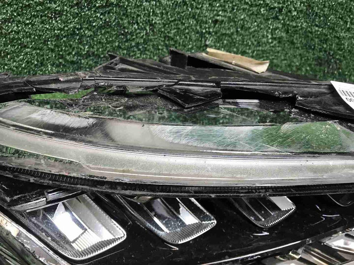 Битая Фара правая Mercedes C w205 (2018-2023) LED