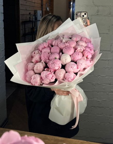 35 пионов