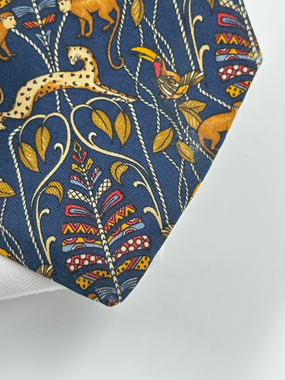 Галстук синий «Животные» Salvatore Ferragamo