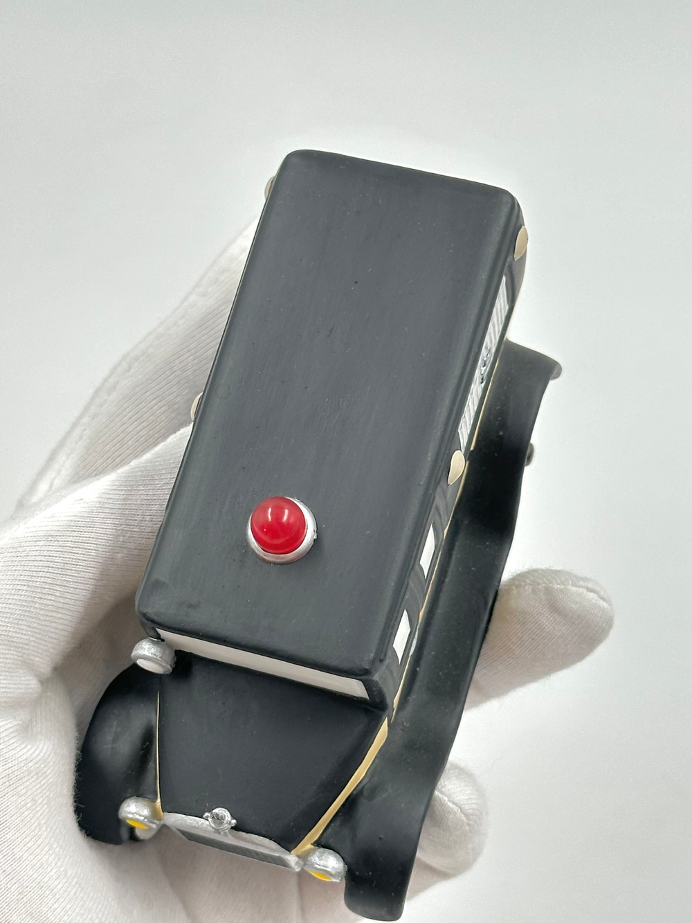 Фигурка Автомобиль скорой помощи Department 56