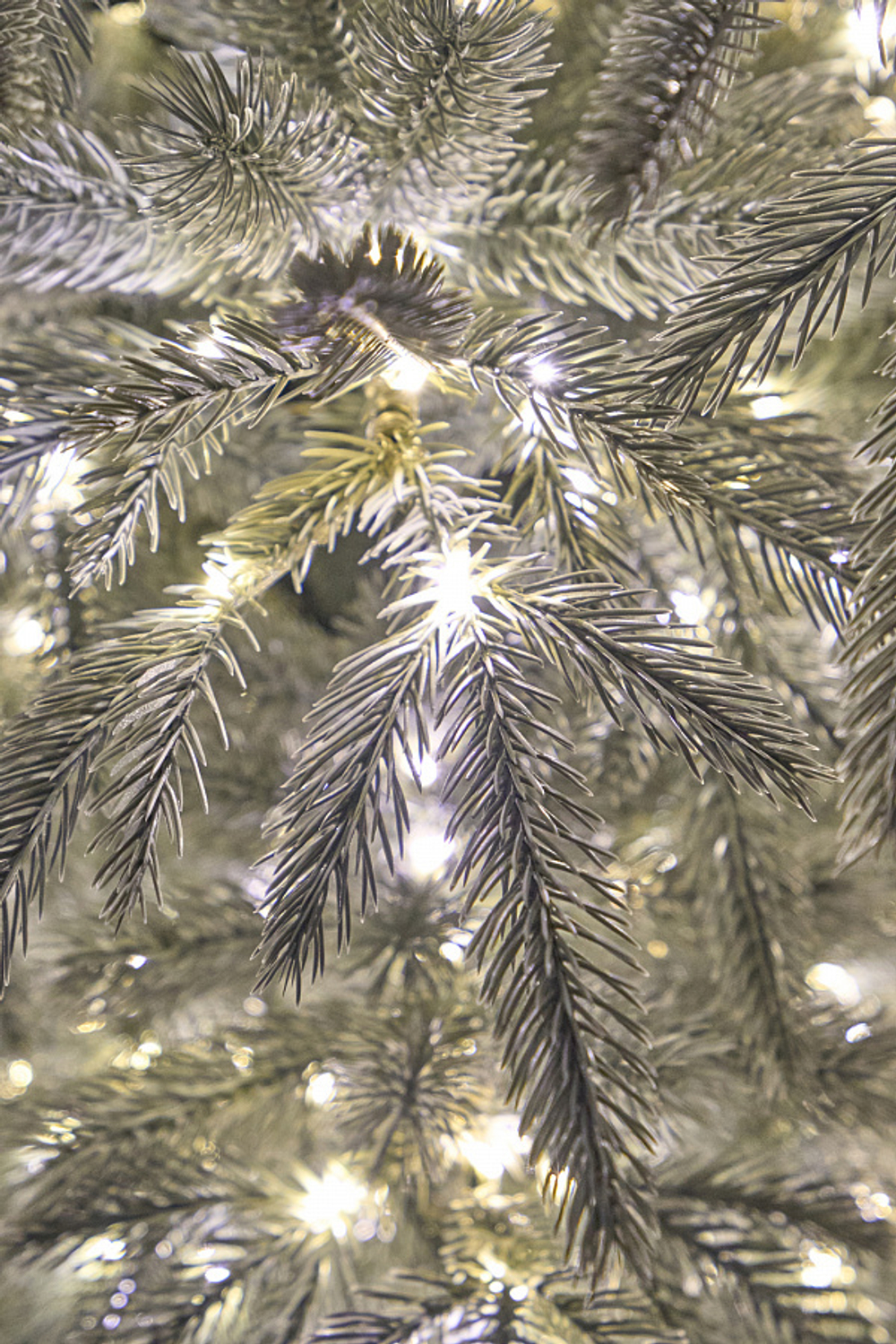 Ель искусственная дымчатая с лампочками Пальмира ELITE (лампочки - капля росы)