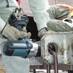 Makita DTW450Z аккумуляторный гайковерт (без АКБ и ЗУ)