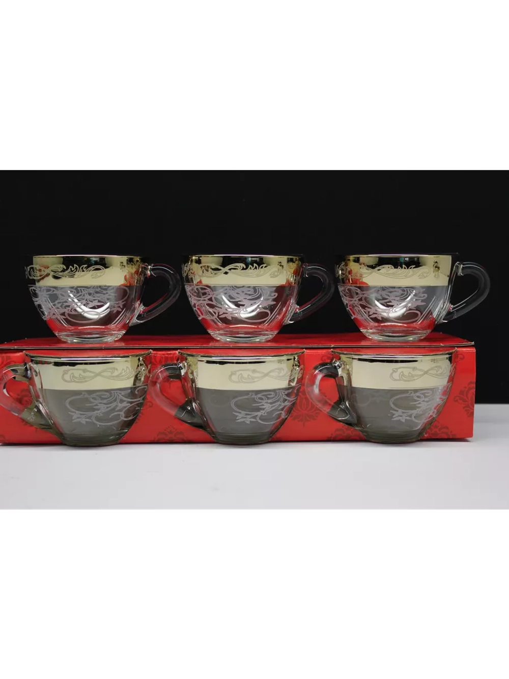 Набор кружек для чая и кофе.