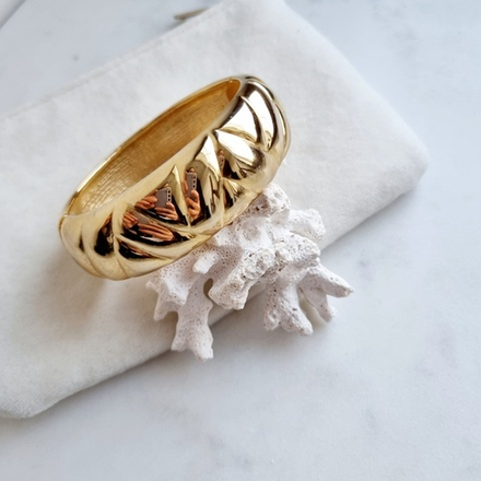 Браслет с плетением