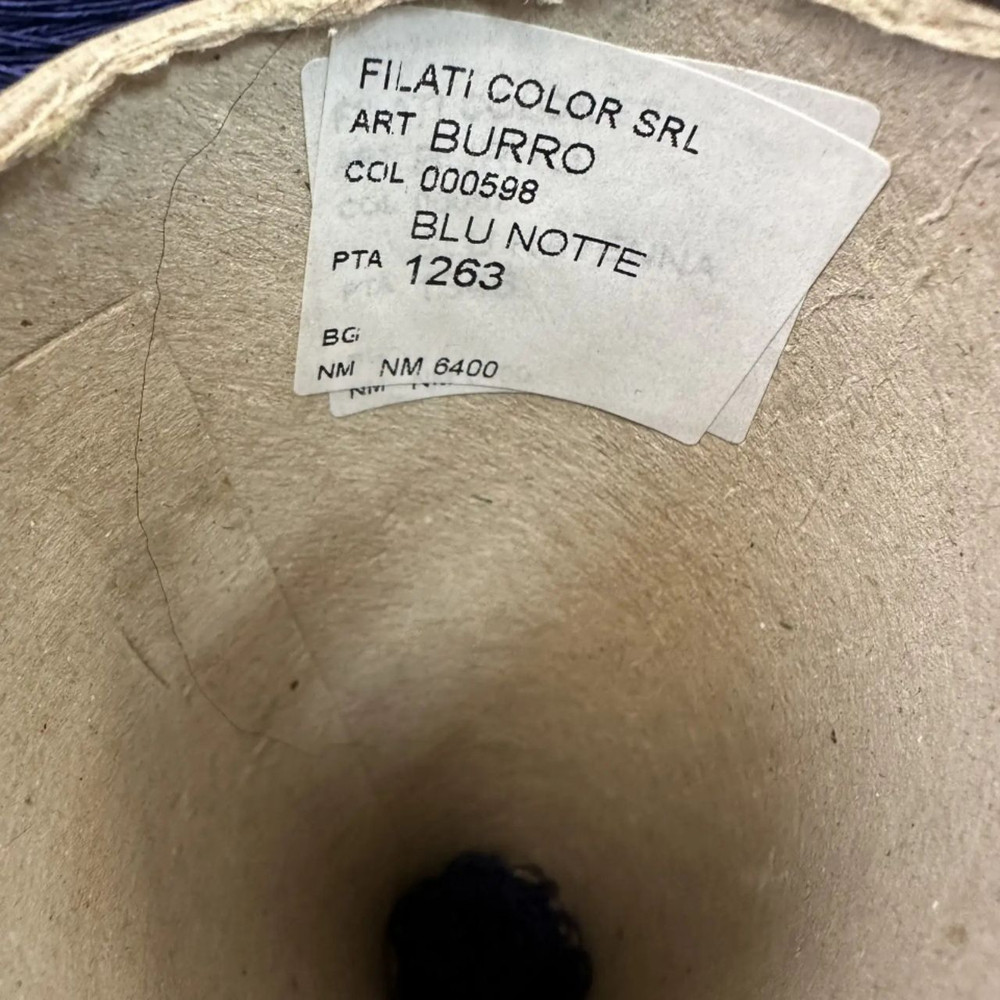 BURRO - Filati Color; 54% хлопок, 46% люрекс; 640м/100гр; col. 000598 Blu Notte, цвет: темно-синий