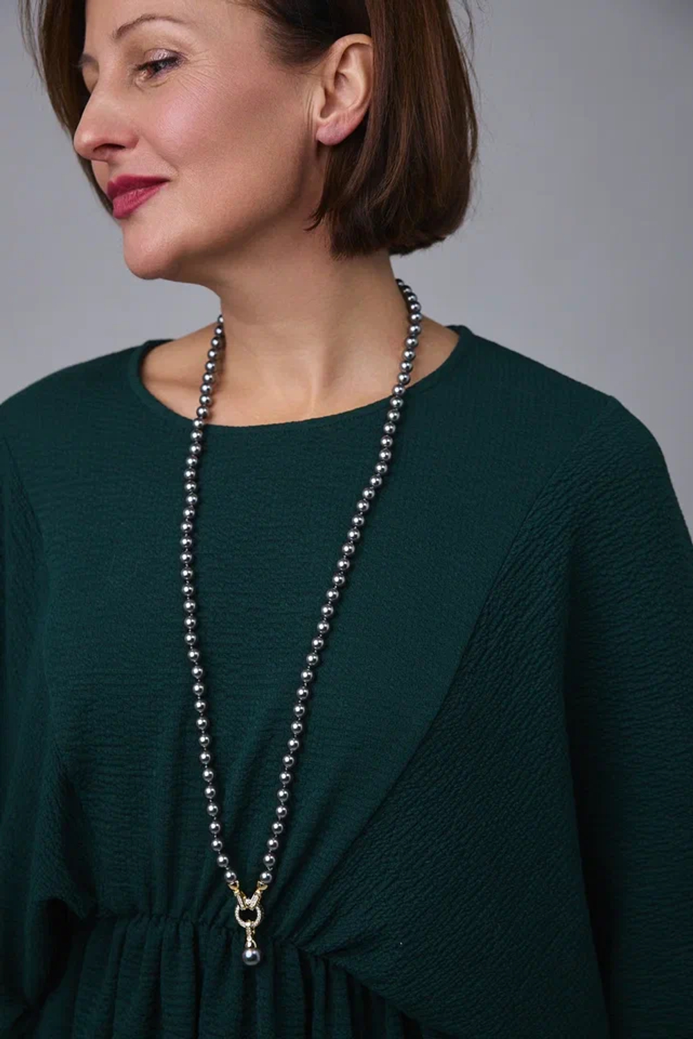 Колье "Бэль" серый жемчуг с цирконами, оттенок золото