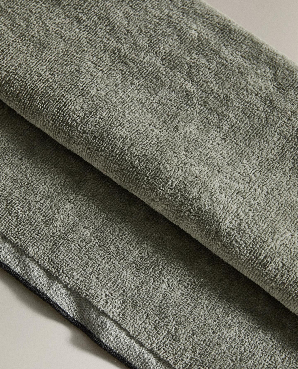 Zara Home - Велюровое банное полотенце с оверлоком, зеленый, 30х50 см