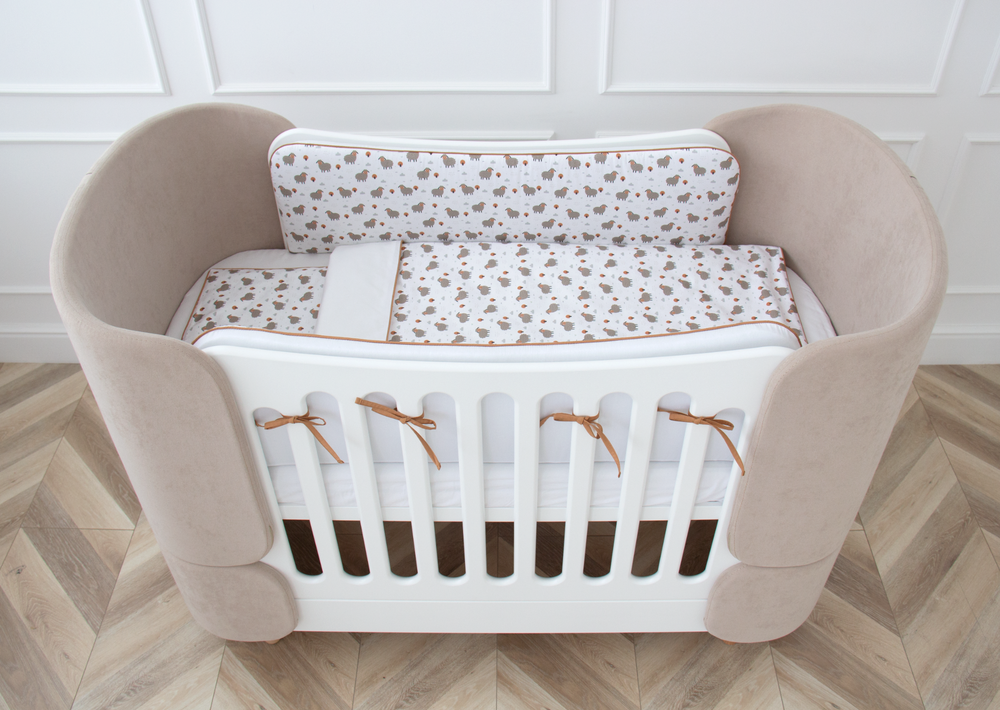 Мягкие бортики для кроватки KIDI soft "Серые овечки" (кант, сатин)