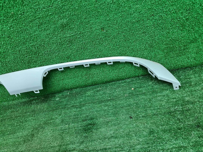 Накладка переднего бампера Hongqi HS3 (2023-н.в.)