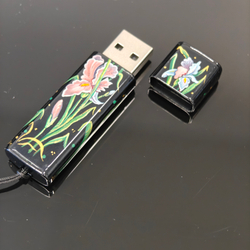 Флешка USB в футляре с ручной росписью "Ирисы"