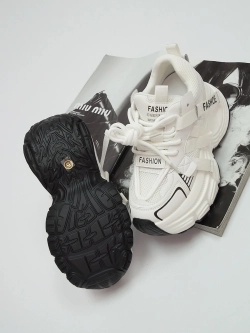 Кроссовки женские летние