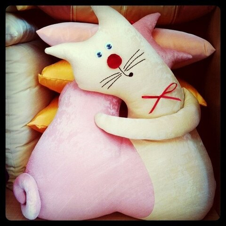 Подушка "Влюбленные кошки"