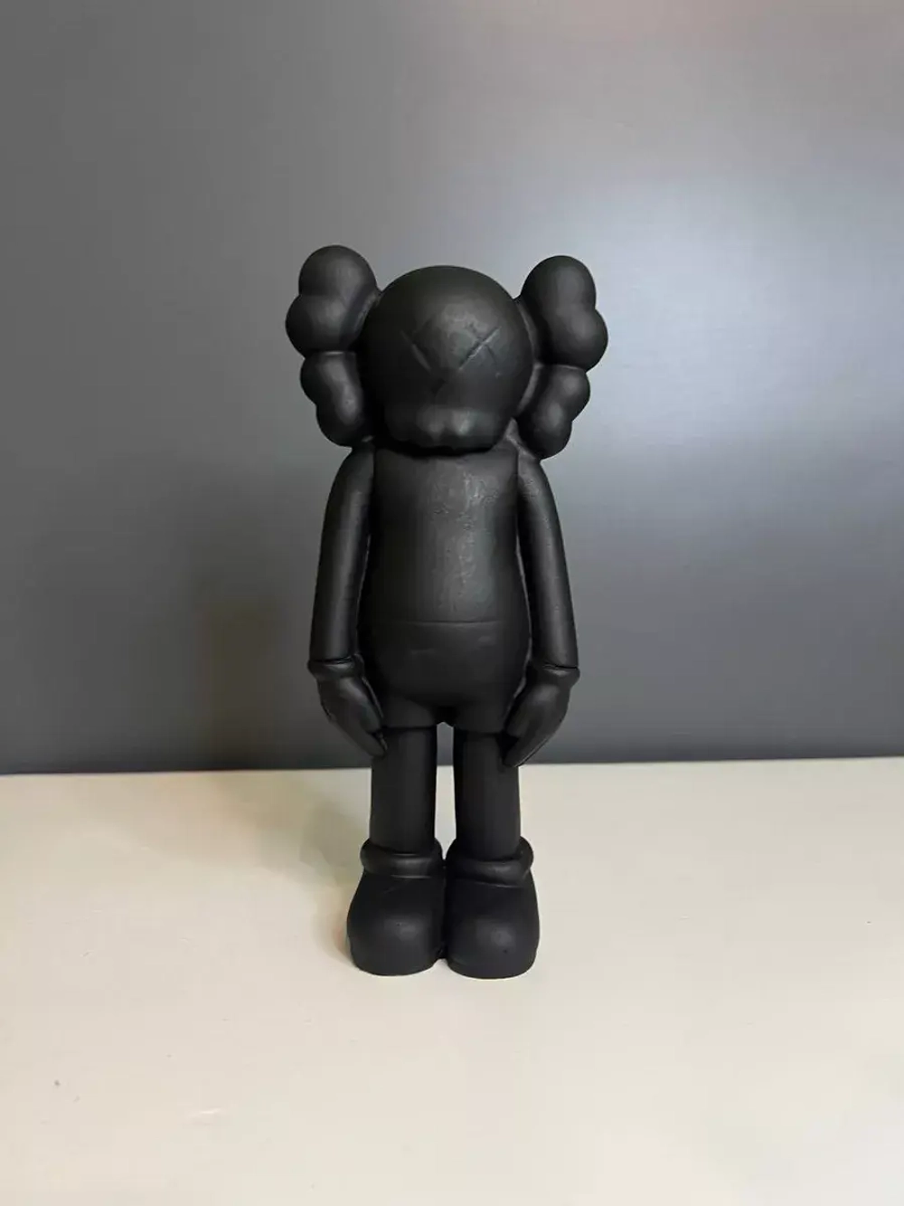 Статуэтка - Скульптура KAWS для интерьера и декора
