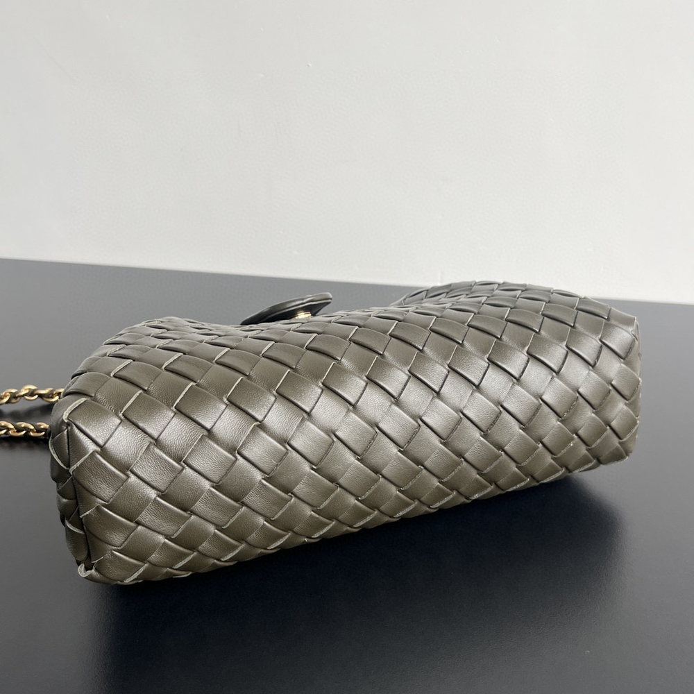 Bottega Veneta Teen Lauren 1980 With Chain 31 cm