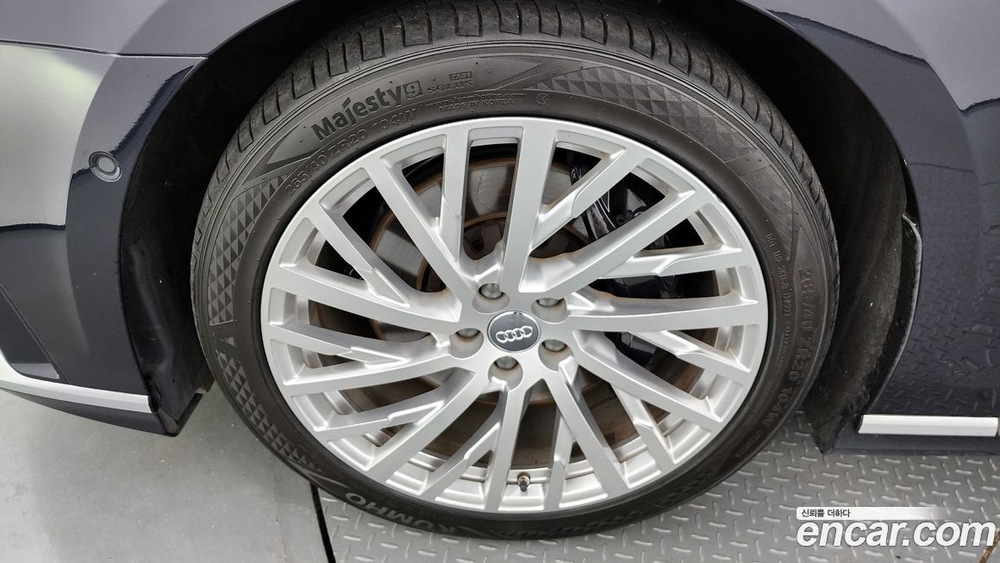 Audi A8 (D5) 55 TFSI Quattro LWB (05.2020)