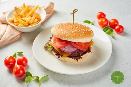 БУРГЕРЫ И СНЕКИ | BURGERS & SNACKS
