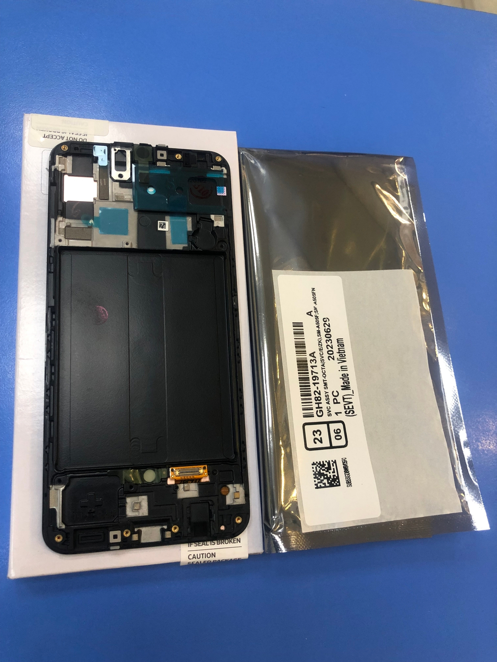 Дисплей в сборе с тачскрином и рамкой для Samsung A505 Galaxy A50 Оригинал