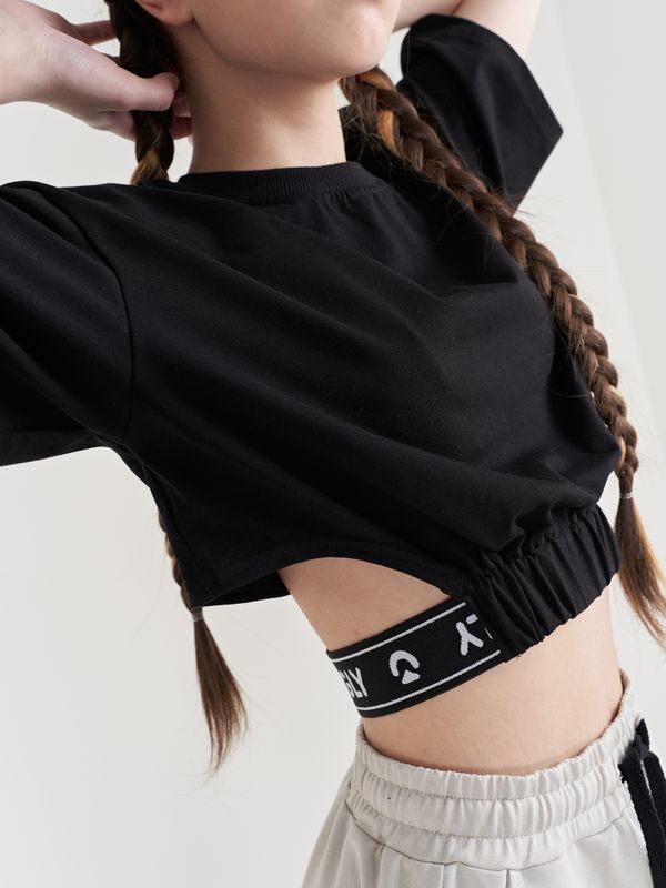 Футболка укороченная на резинке 